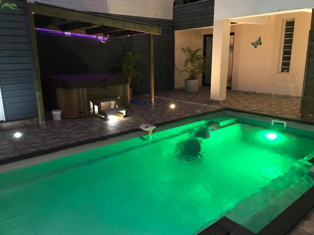 Le Flamboyant Avec Piscine Chauffee 30° Et Jacuzzi Leilighet Saint-André Eksteriør bilde