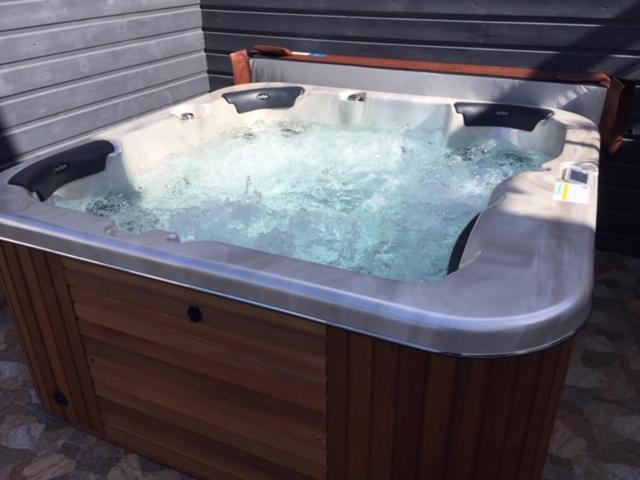 Le Flamboyant Avec Piscine Chauffee 30° Et Jacuzzi Leilighet Saint-André Eksteriør bilde